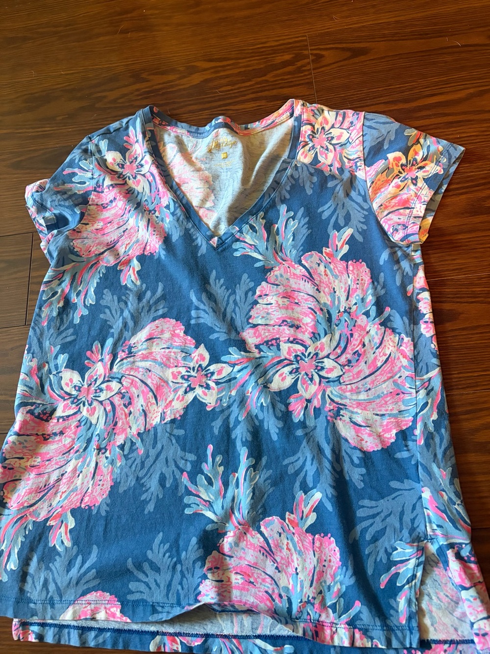 Womens Lilly Pulitzer Blue V-Neck Tee with Pink Floral Print